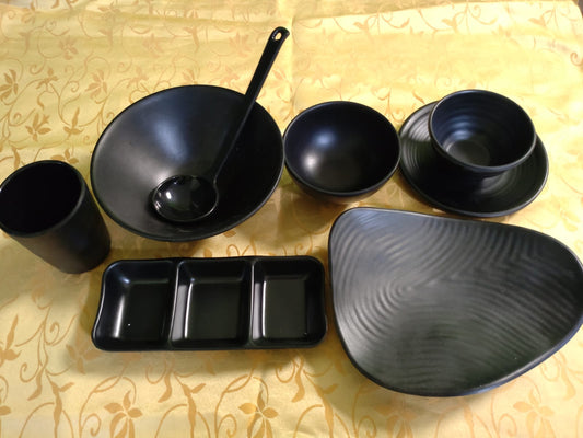 Set of 8 pieces of Plate and Bowl