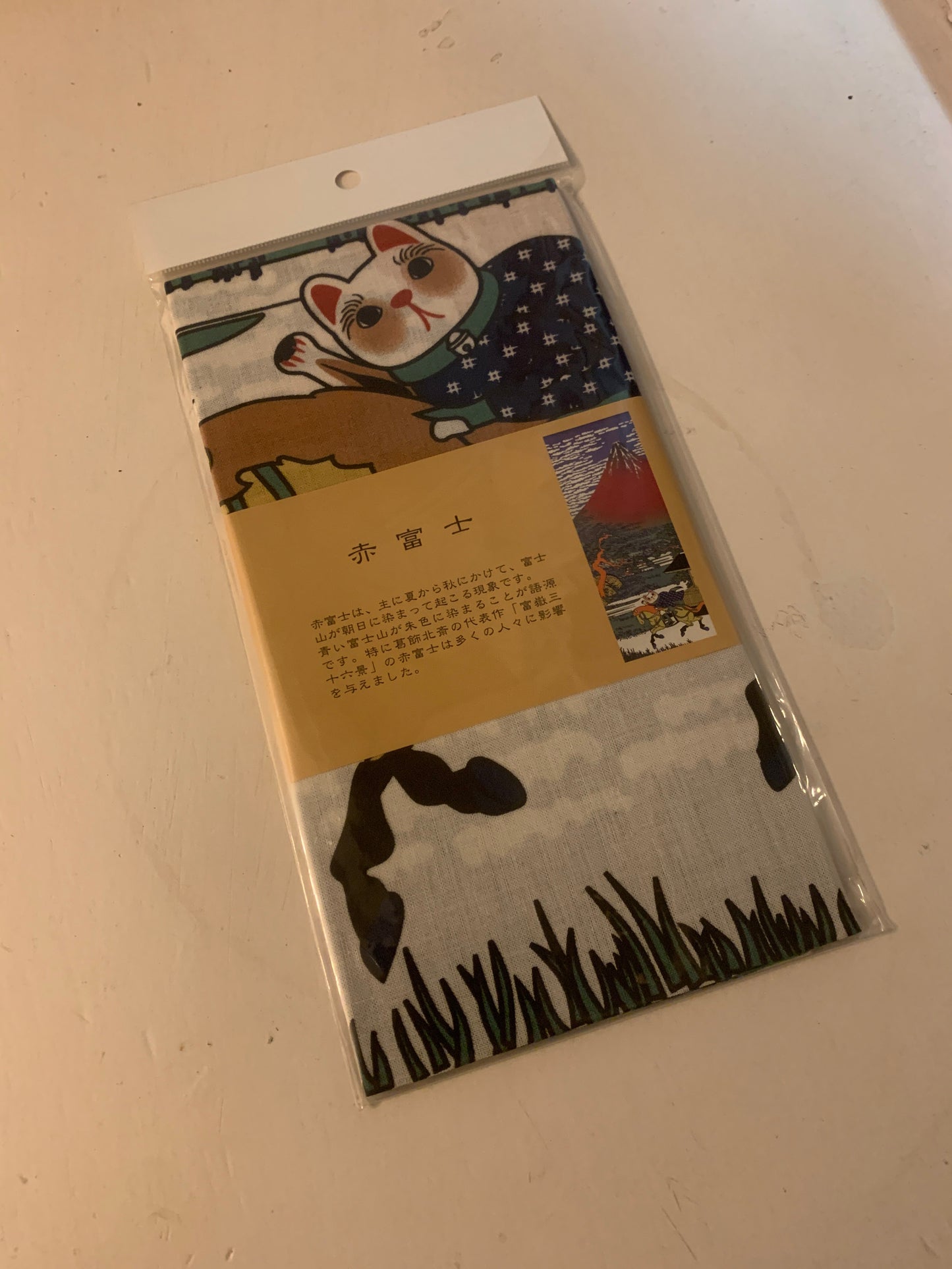 Fuku Maneki Cat - Red Fuji Japanese Tenugui
